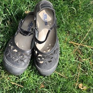 JBU Sandals